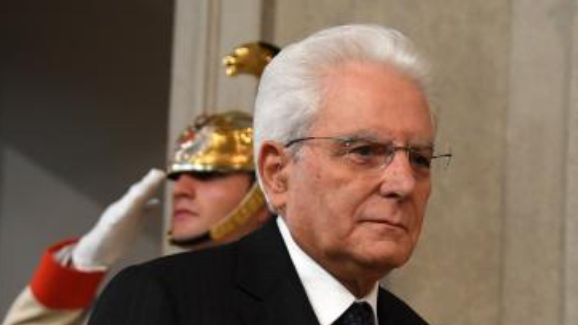 Il presidente italiano rende omaggio alle vittime del disastro dei migranti