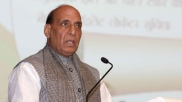 Rajnath reaches out to Cong as cracks appear in oppn camp