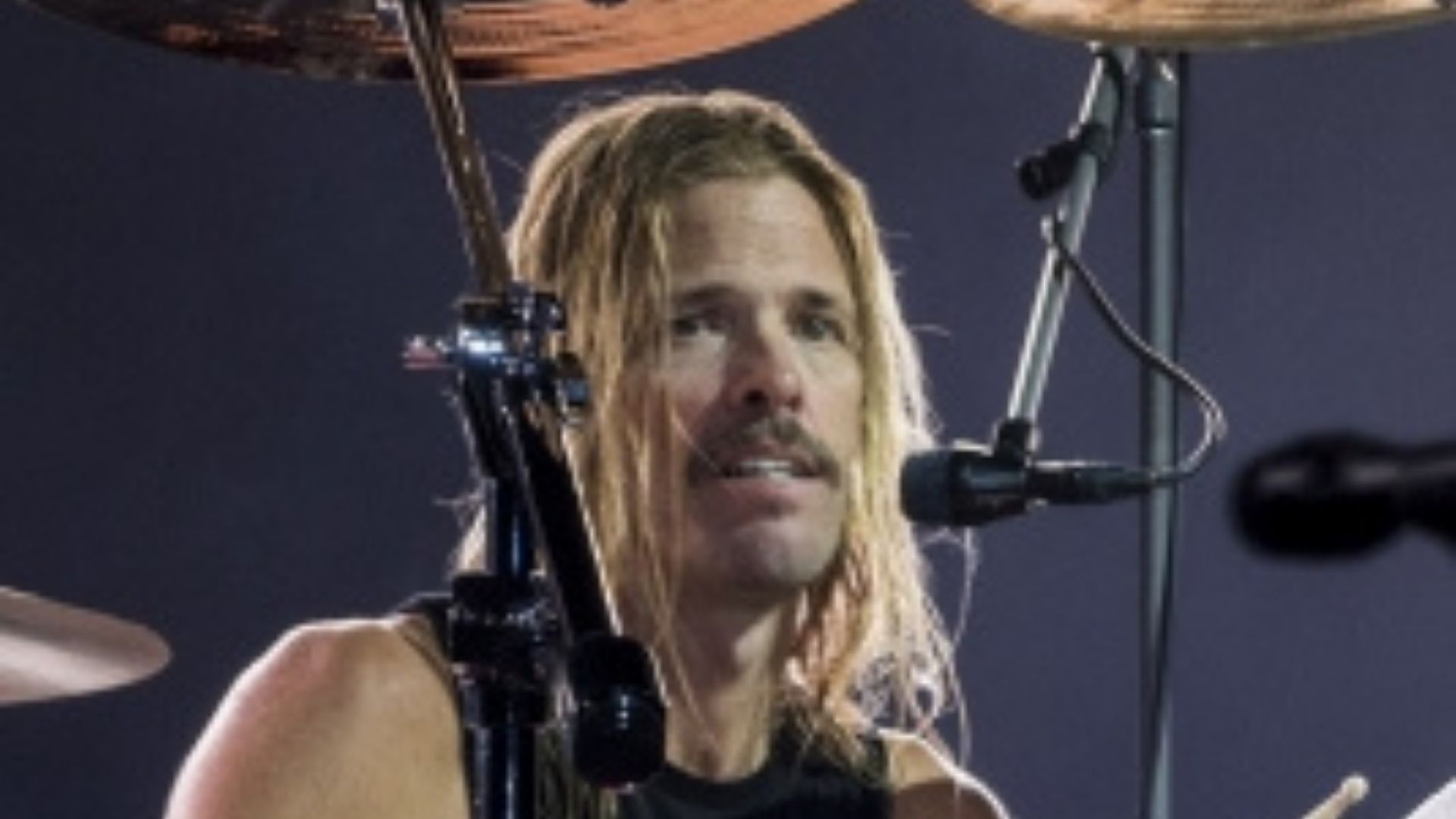 Foo Fighters drummer Taylor Hawkins dies at 50 - Los Angeles Times