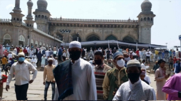 Without restrictions in place, people of Hyderabad cheerfully resume preparations for Ramzan