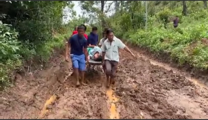 Patients trudge through mud to seek specialised medical care