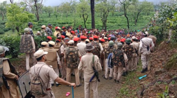 Lockout announced at Doloo Tea Estate, no wages to workers