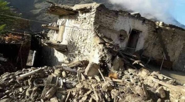 Quake hits Afghanistan, death toll rises to 920
