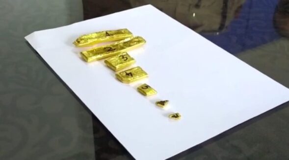 Two smugglers arrested in Mariani with 697 gm gold