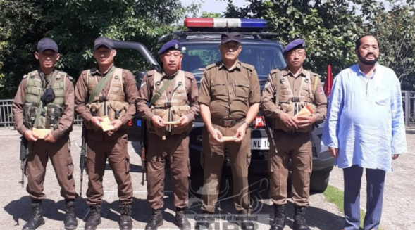 Nagaland Dy CM Patton rewards cops for courageous act