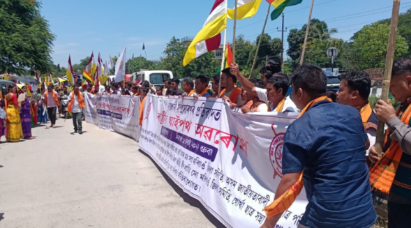 Tiwa organisations block NH-37 against govt move to create ASCR