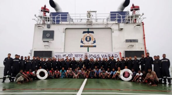 India hands over 32 rescued Bangladeshi fishermen to B’desh authorities