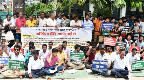 Left bodies demand roll back of dual medium instruction policy in Assam
