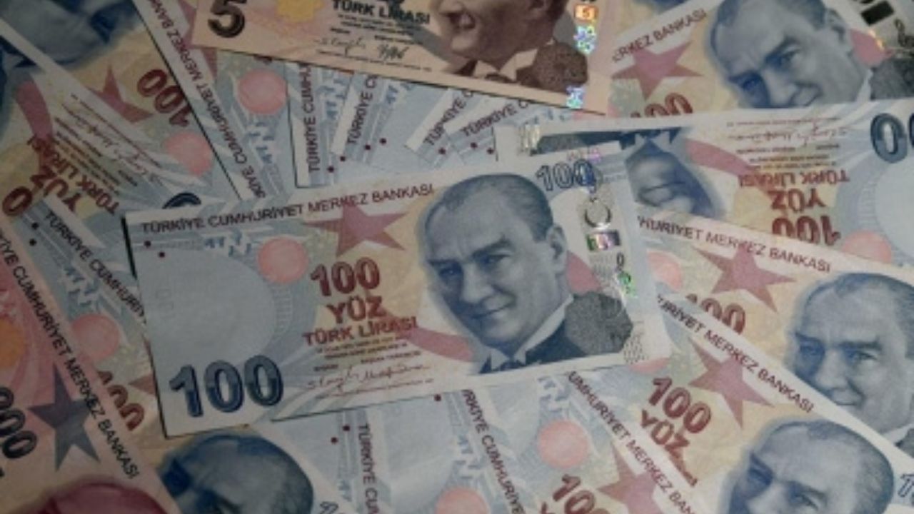 Turkish currency breaks record low threshold against USD