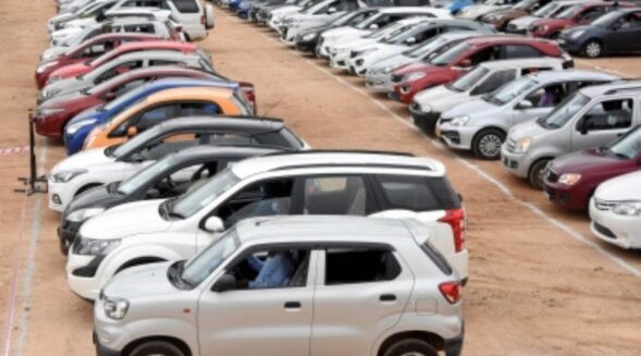 Sale of passenger vehicles accelerates in India
