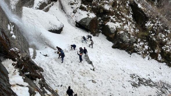 7 tourists killed in Sikkim avalanche; 350 rescued