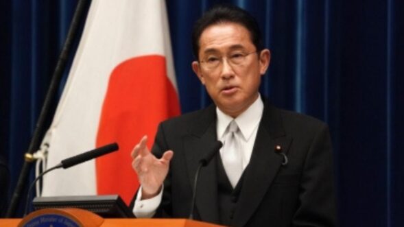Japanese PM unhurt after smoke bomb thrown during speech