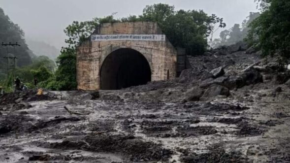 Heavy mudslide blocks NH 06 at Sunapur tunnel