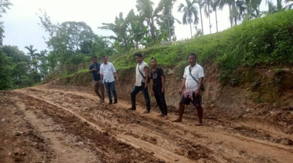 HANM leaders inspect potholes-filled road in Jirang